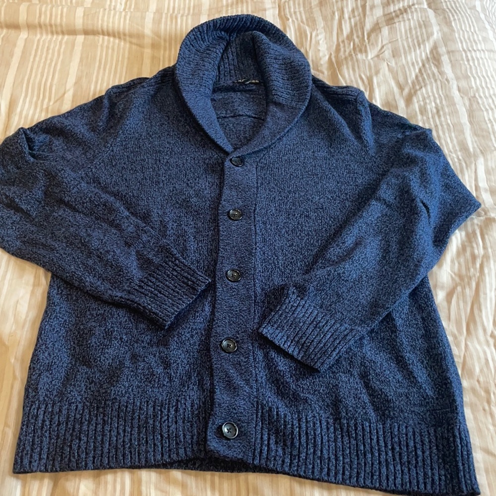 Men’s collared sweater